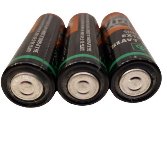 VINTAGE Vinnic AA Battery SUM3 1.5 Volt Extra Heavy Duty Orange Black Collector - Picture 4 of 8